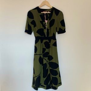 Ted Baker dress / olive and black / size 0